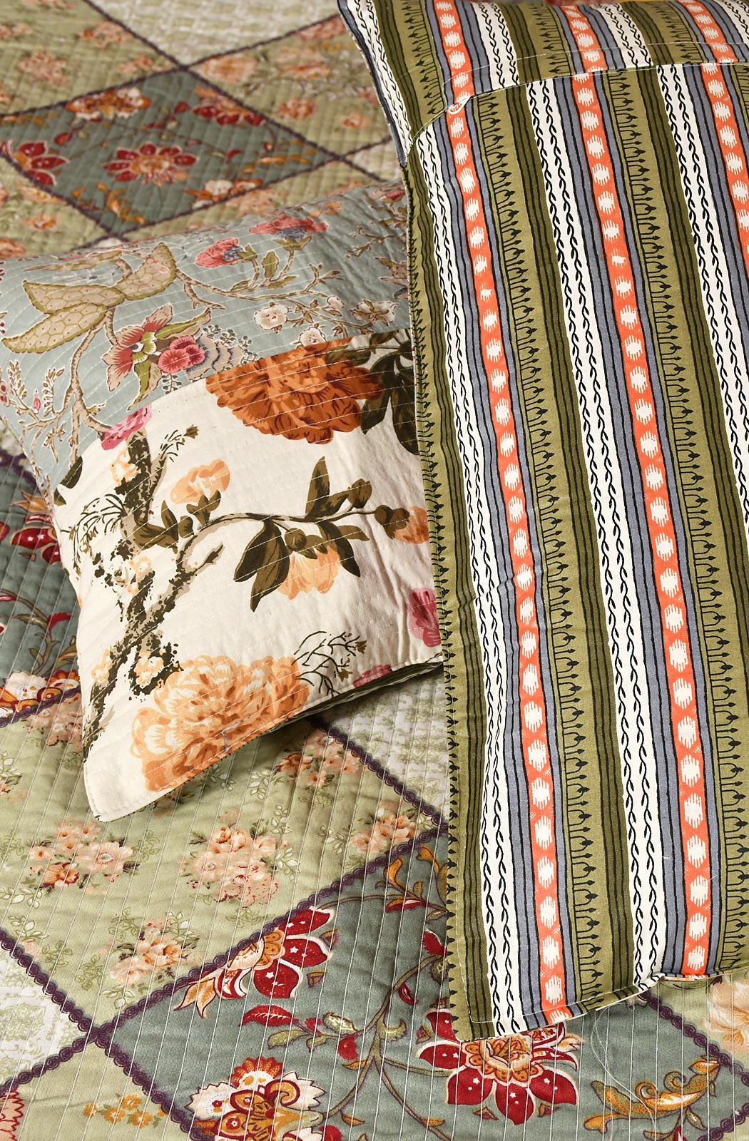 Off White Floral Block Printed Cotton Double Bedcover - Naksheband