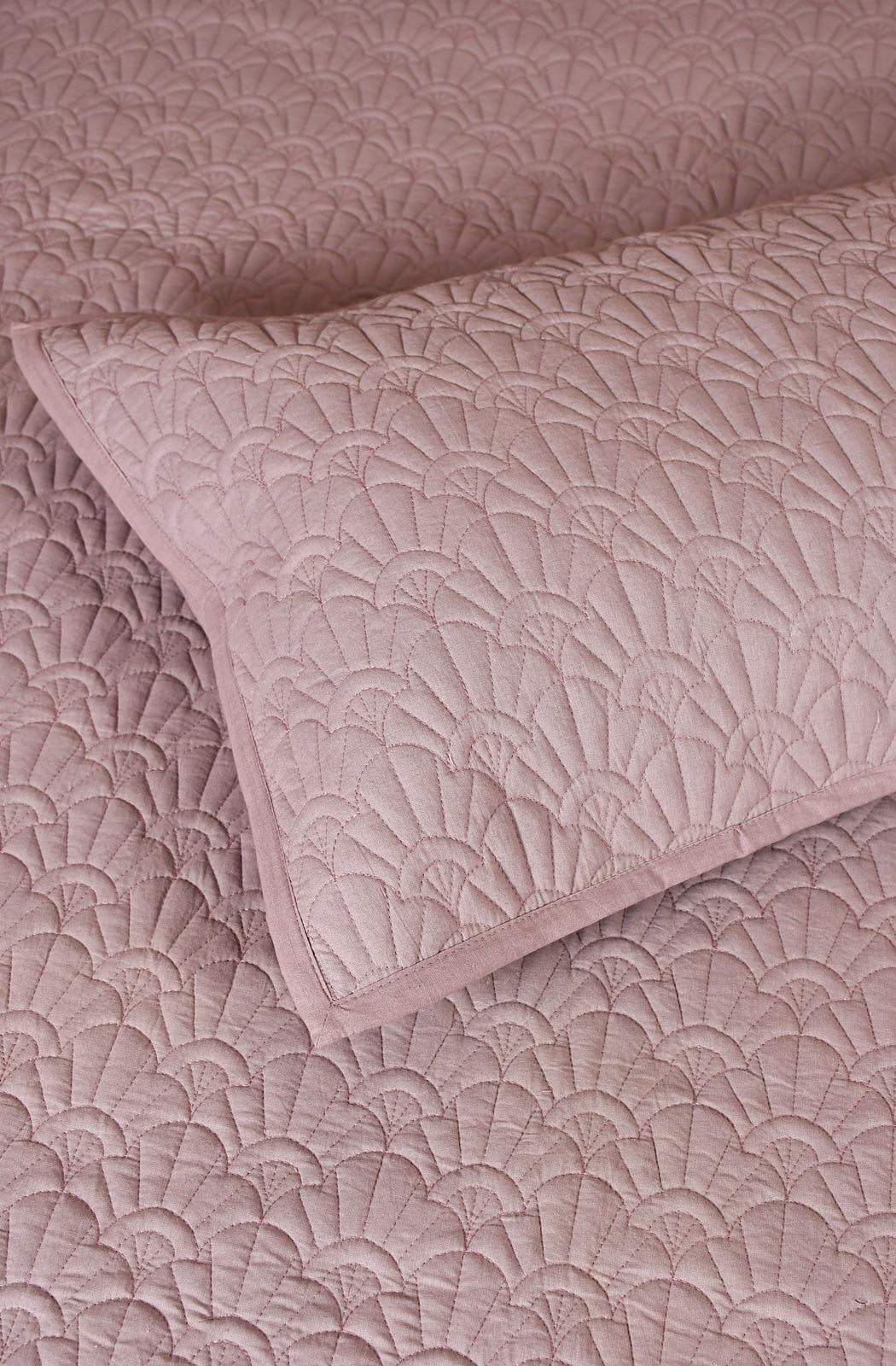 Mauve Self Hand Quilt Cotton Double Bedcover