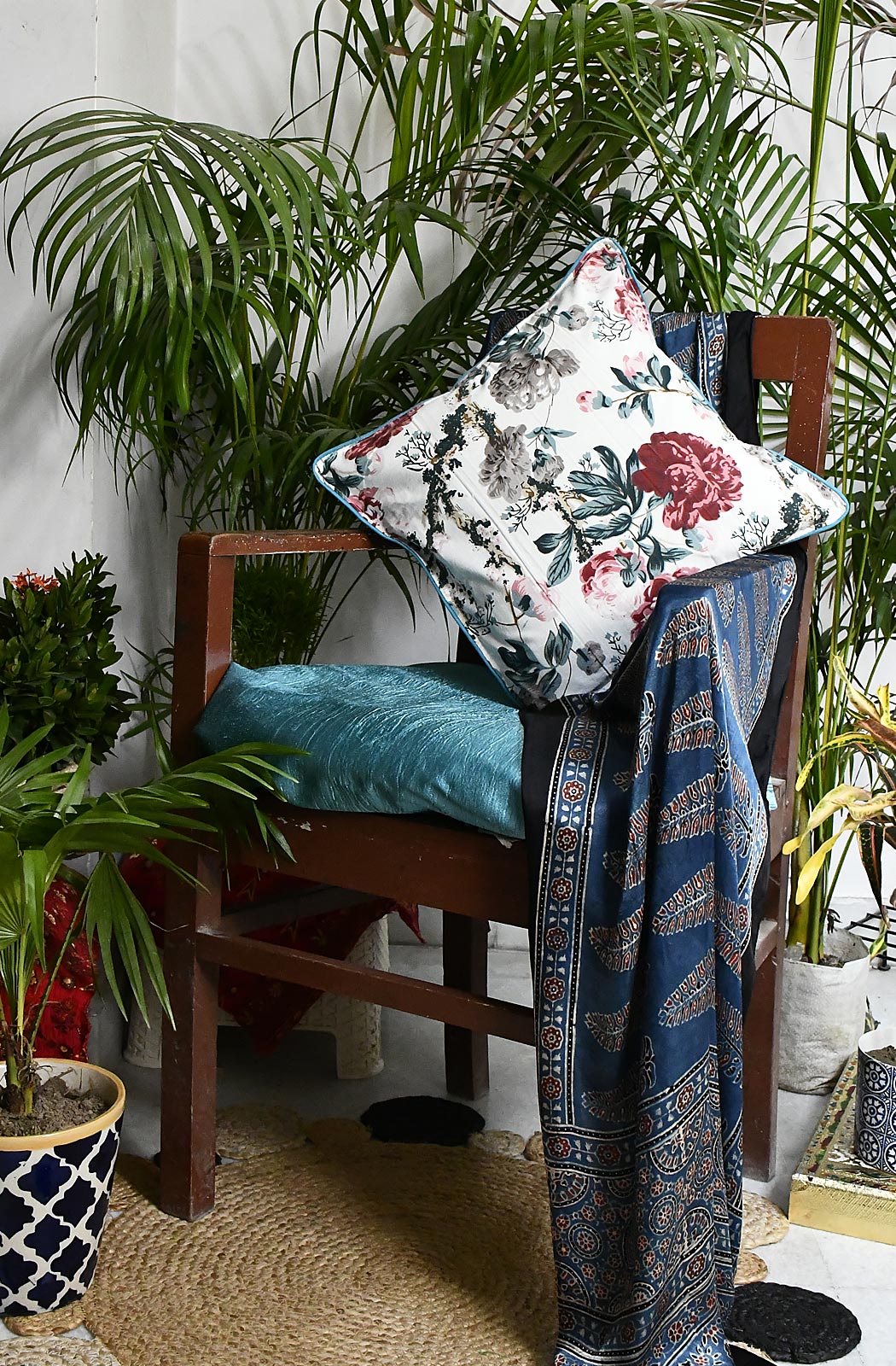 Off White Floral Hand Printed Cotton 16x16 Cushion Covers - Naksheband