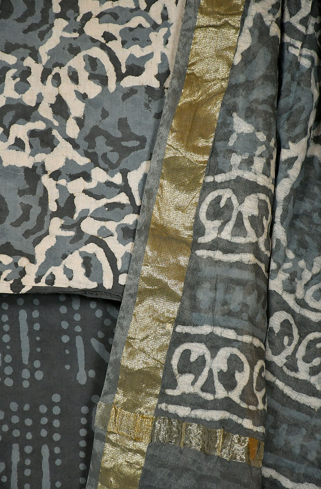 Off White and Grey Pure Cotton Unstitched Suit Set - Naksheband