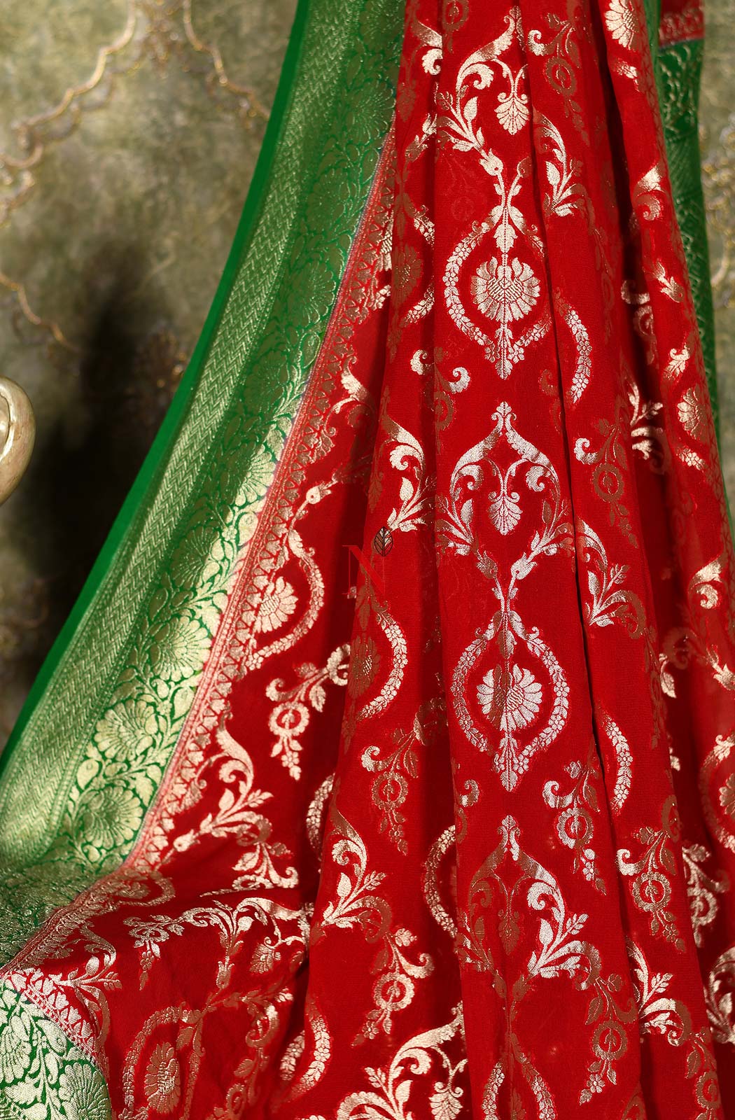 Red & Green Pure Banarasi Georgette Khaddi Dupatta