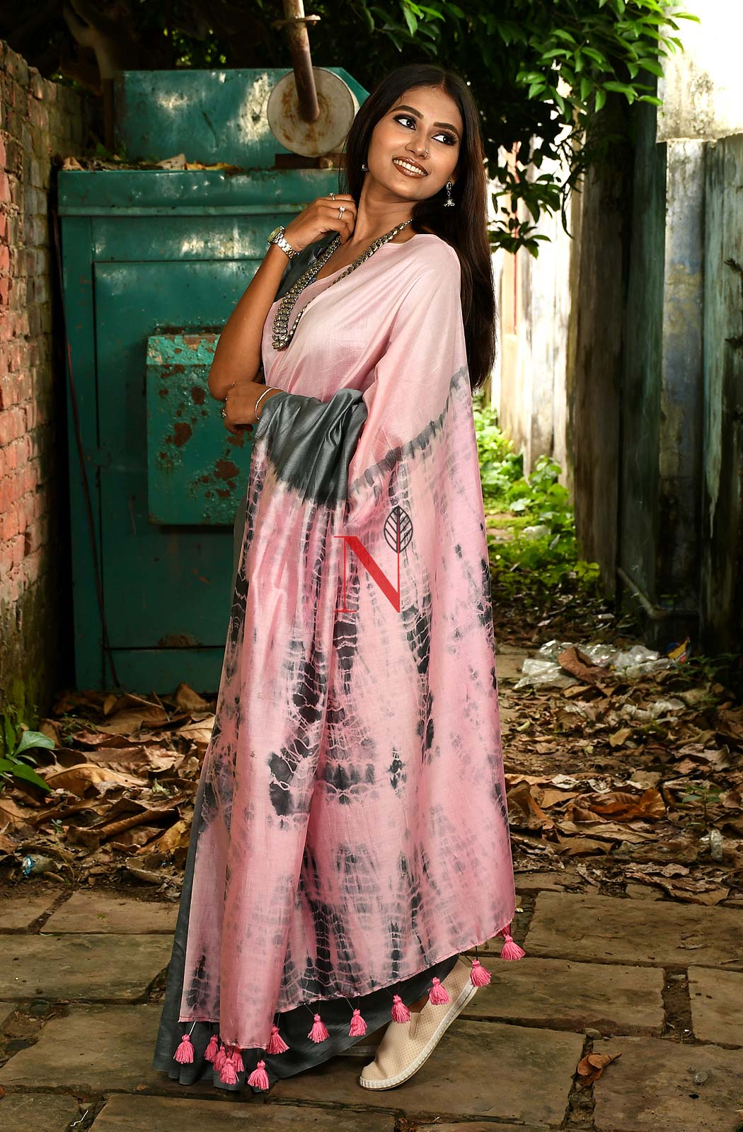 Grey & Pink Pure Silk Chanderi Saree - Shibori - Naksheband