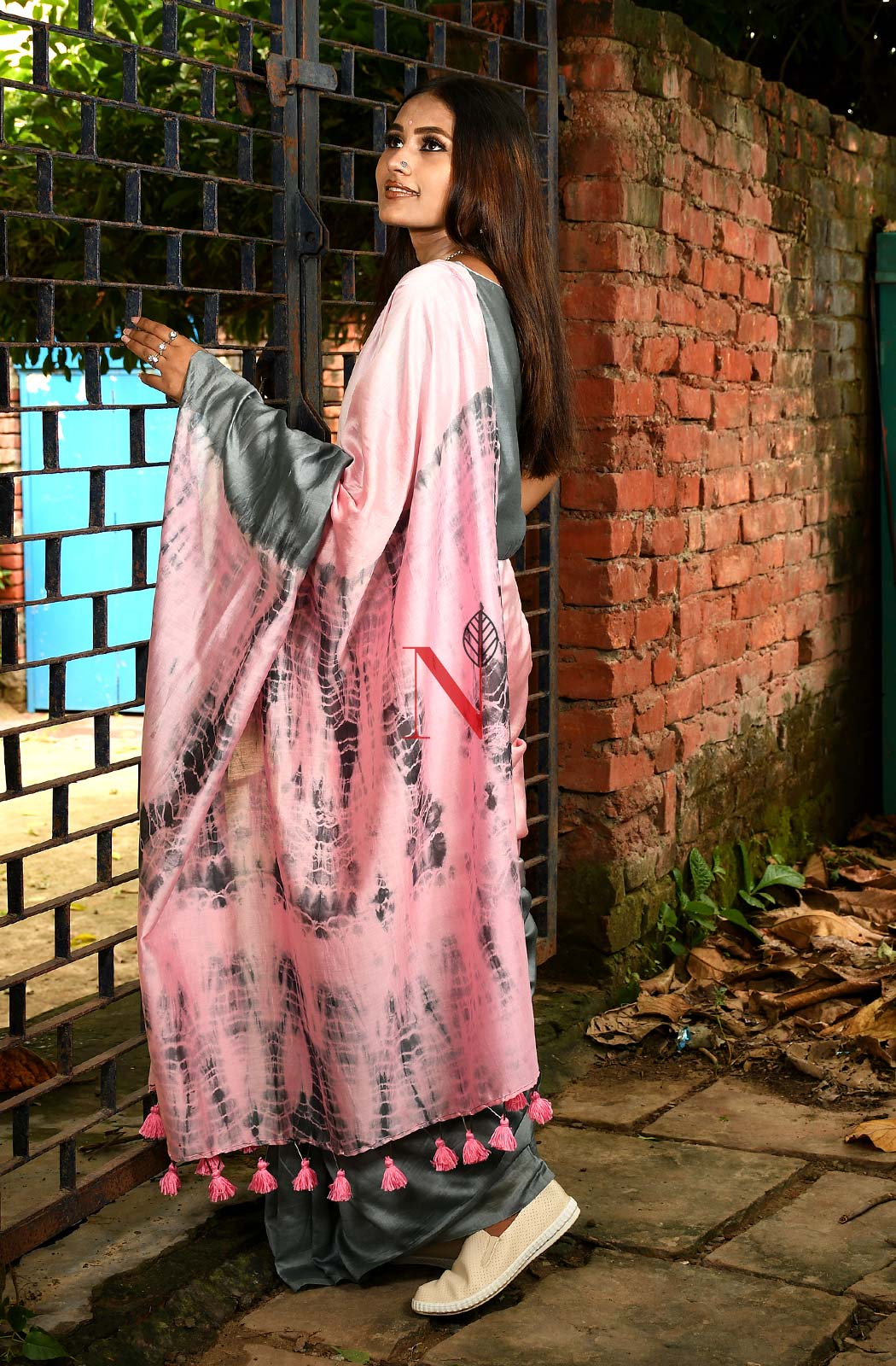 Grey & Pink Pure Silk Chanderi Saree - Shibori - Naksheband