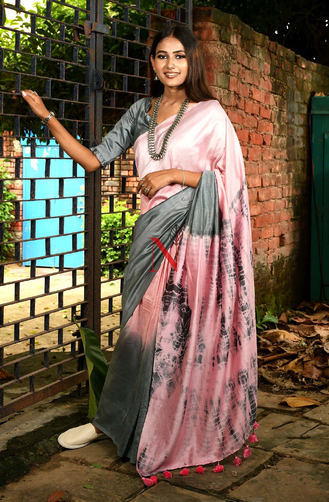 Grey & Pink Pure Silk Chanderi Saree - Shibori - Naksheband