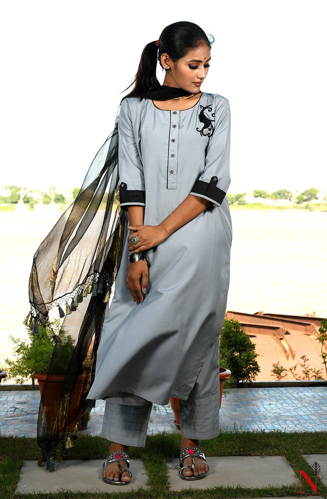 Grey Pure Cotton Hand Embroidered Suit Set - Naksheband