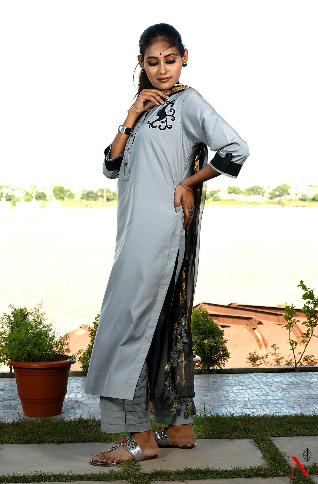 Grey Pure Cotton Hand Embroidered Suit Set - Naksheband