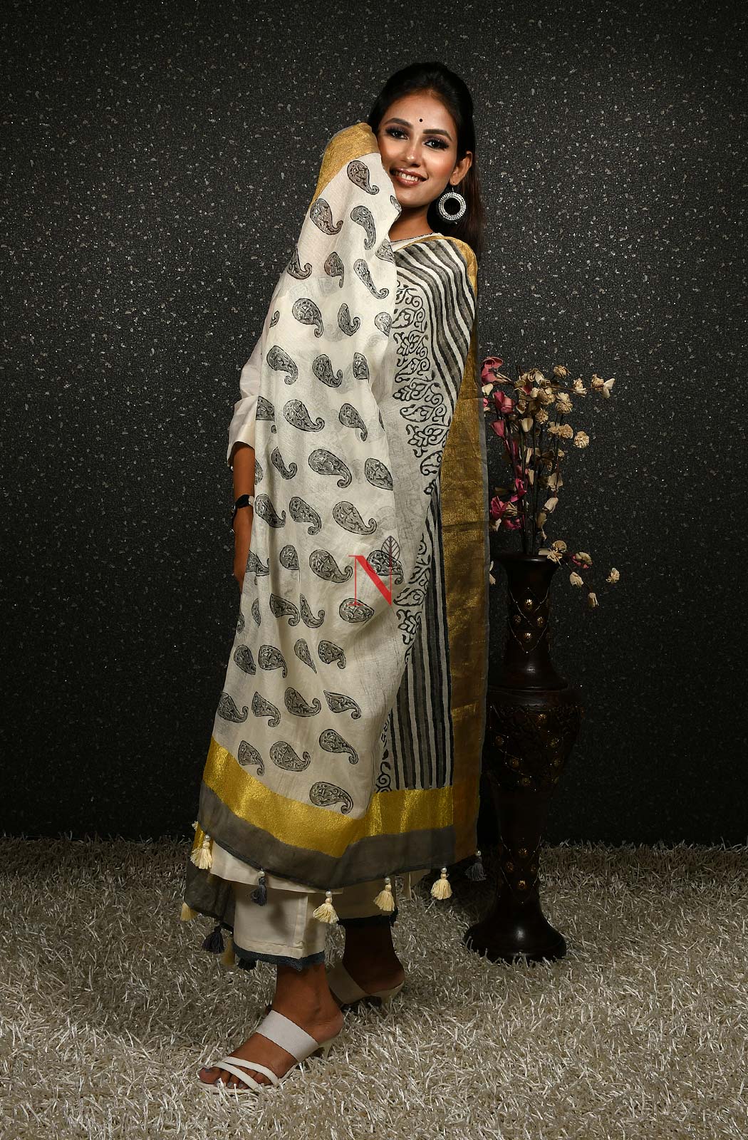 Cream Pure Cotton Hand Embroidered Suit Set - Naksheband