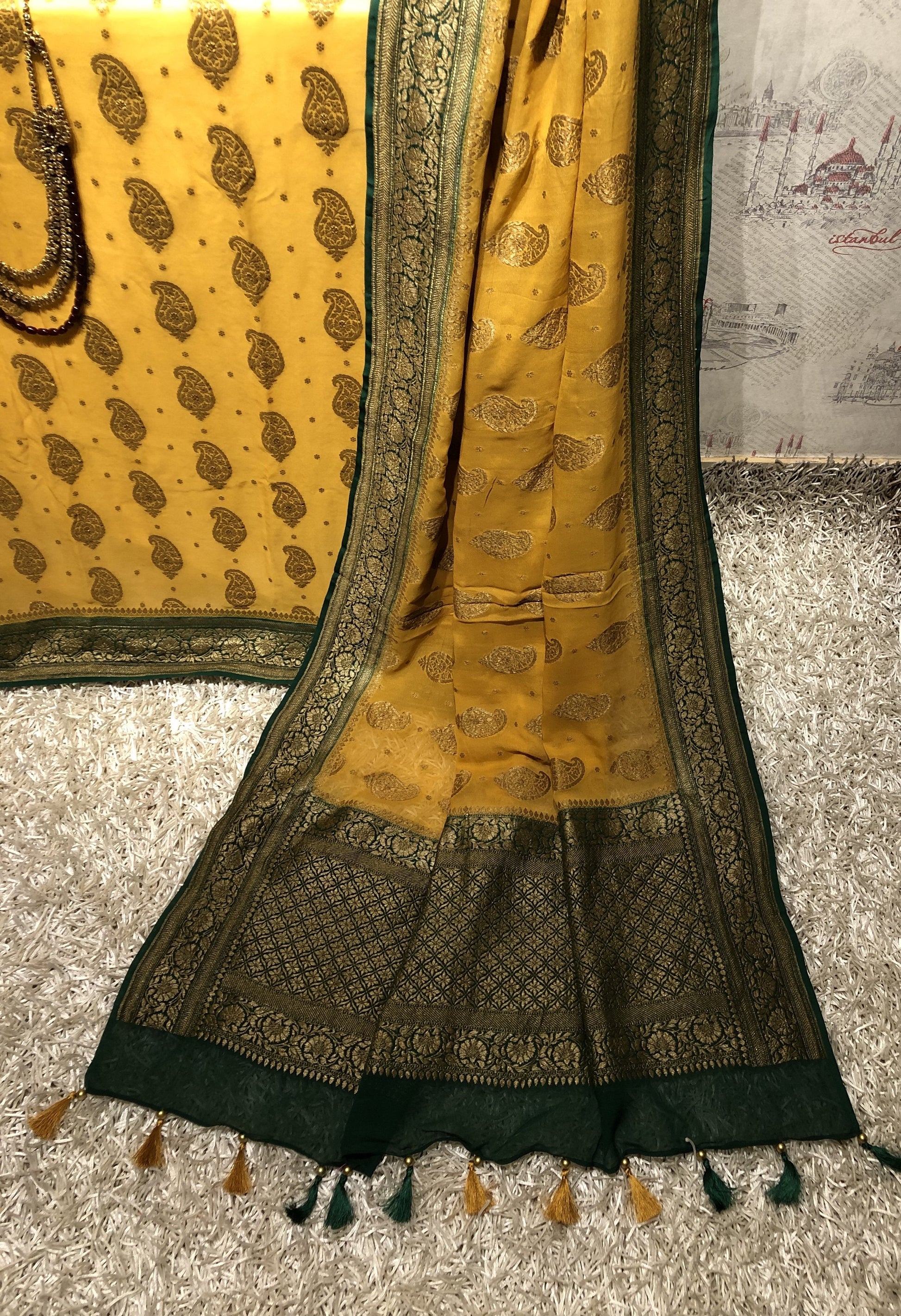 Pure Banarasi Saree khaddi  - Medallion - Naksheband