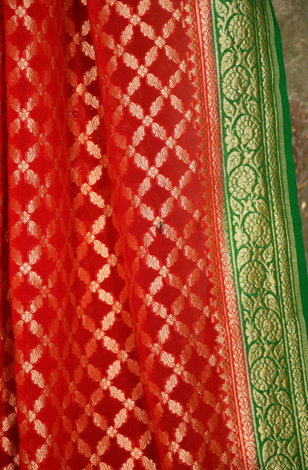 Red & Green Pure Banarasi Georgette Khaddi Dupatta