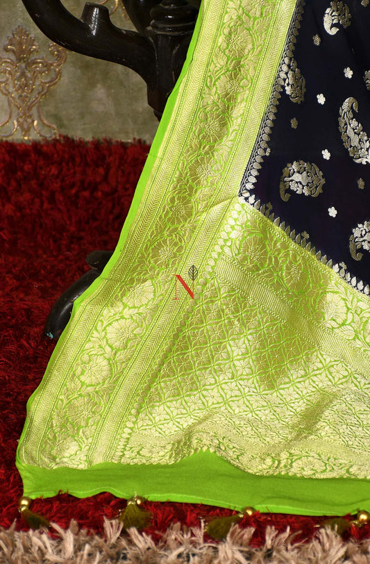 Black & Parrot Green Pure Banarasi Georgette Khaddi Dupatta