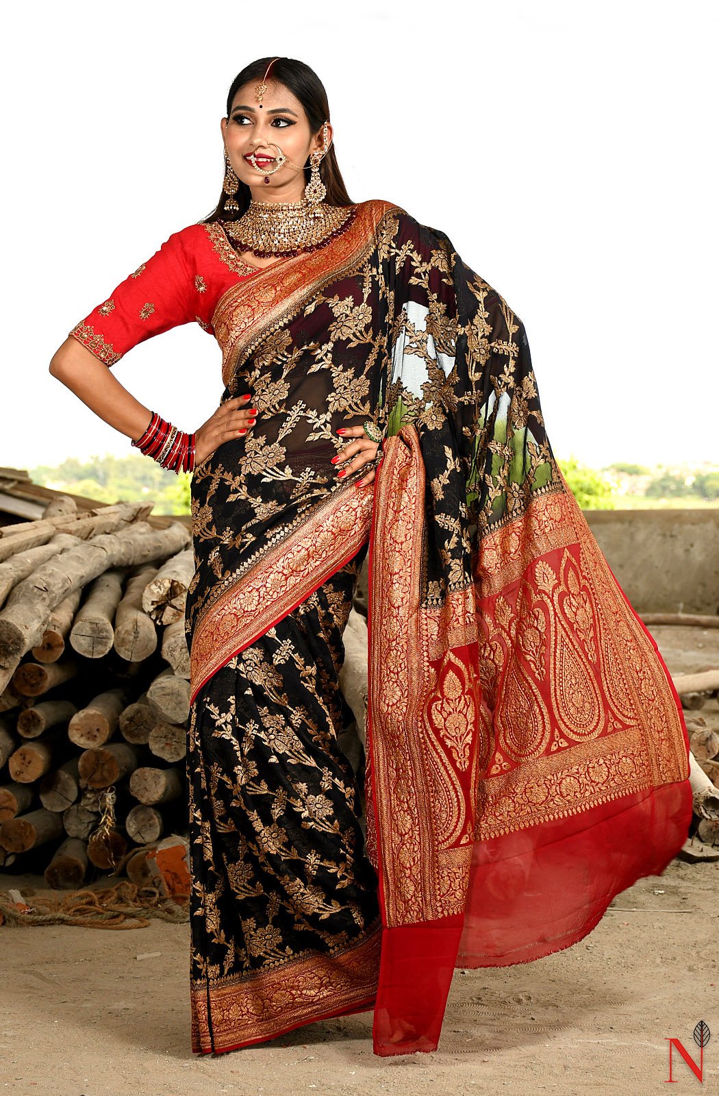 Black & Maroon Pure Banarasi Khaddi Georgette Saree - Shayamal - Naksheband