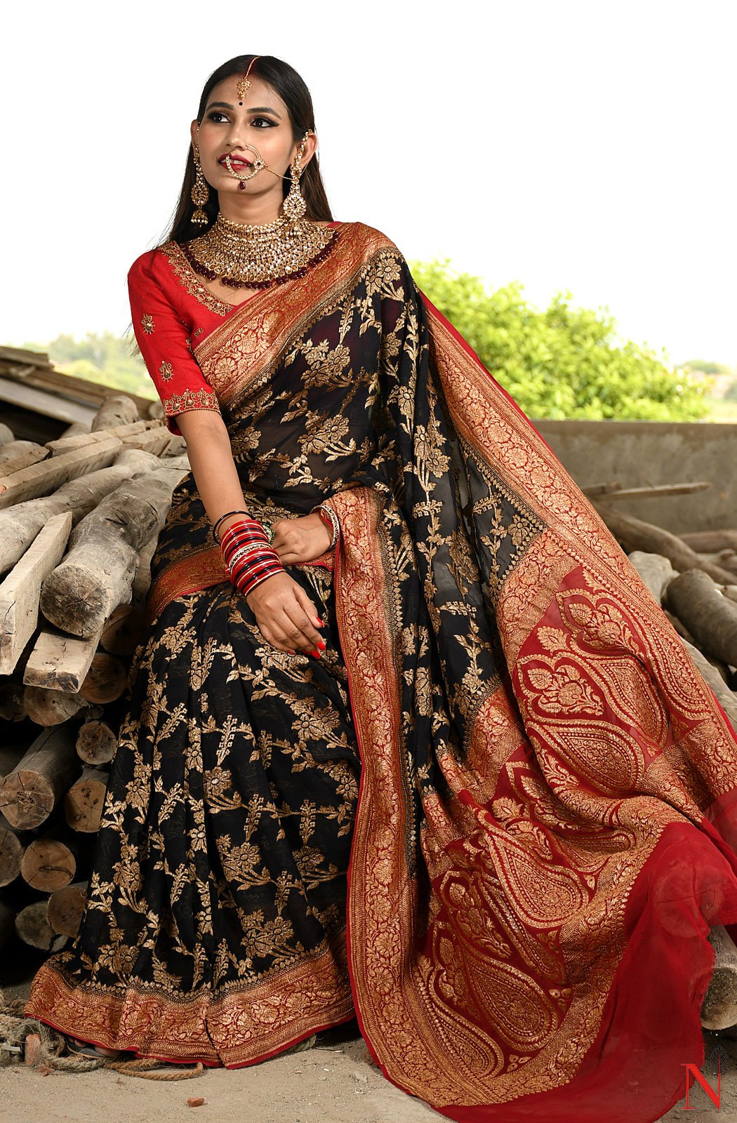 Black & Maroon Pure Banarasi Khaddi Georgette Saree - Shayamal - Naksheband