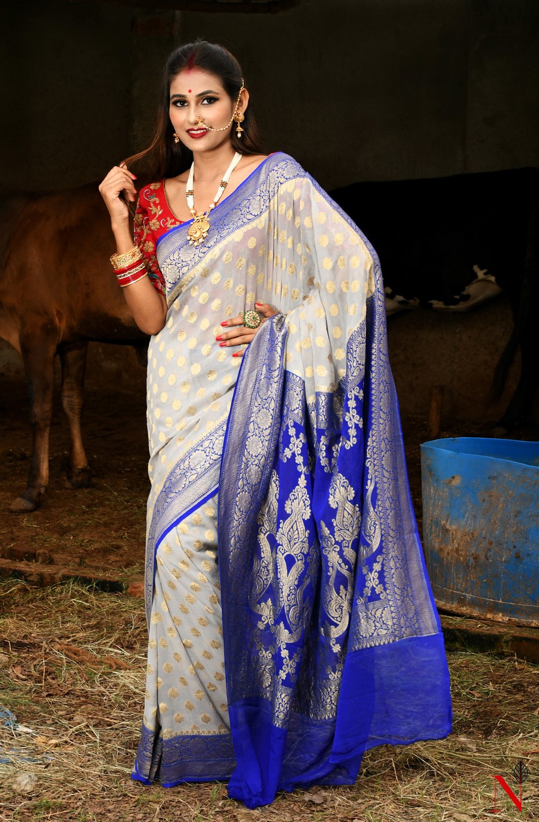 Grey & Blue Pure Banarasi Khaddi Georgette Saree - Dhusar - Naksheband