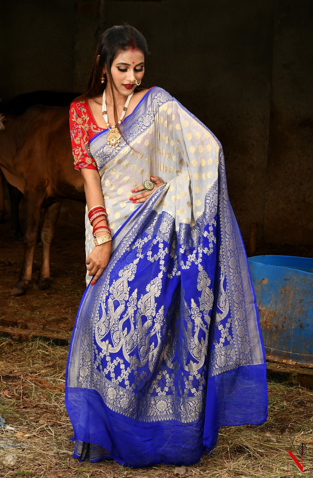 Grey & Blue Pure Banarasi Khaddi Georgette Saree - Dhusar - Naksheband
