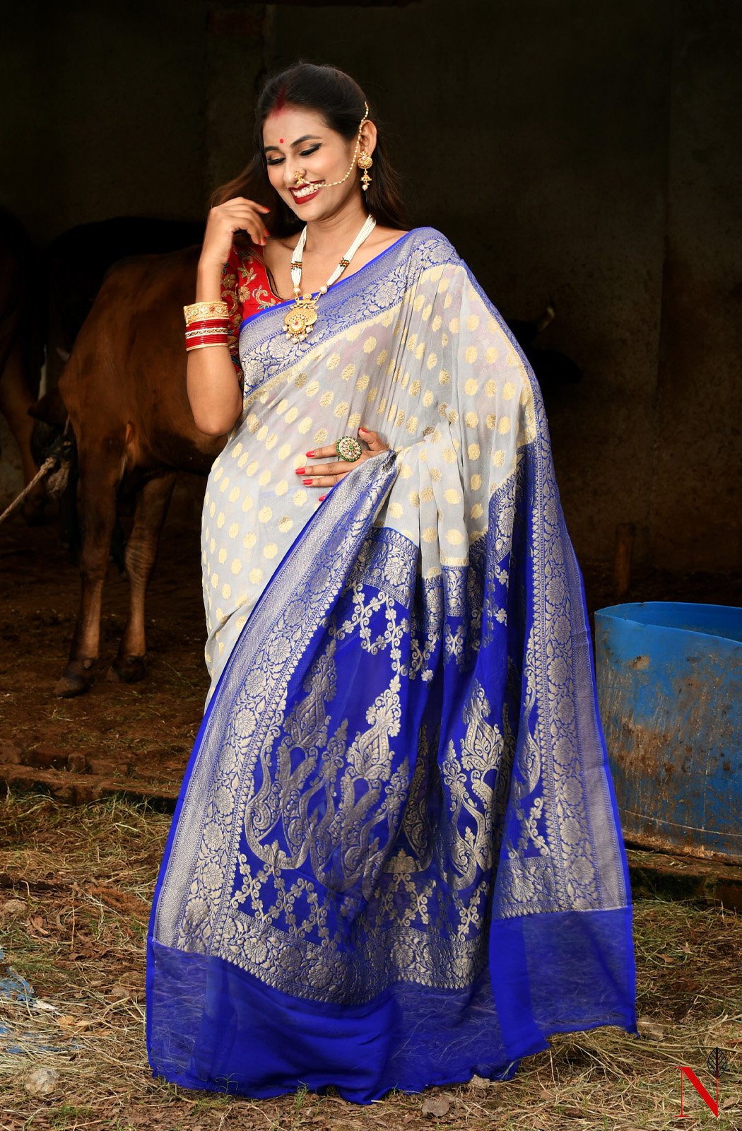 Grey & Blue Pure Banarasi Khaddi Georgette Saree - Dhusar - Naksheband