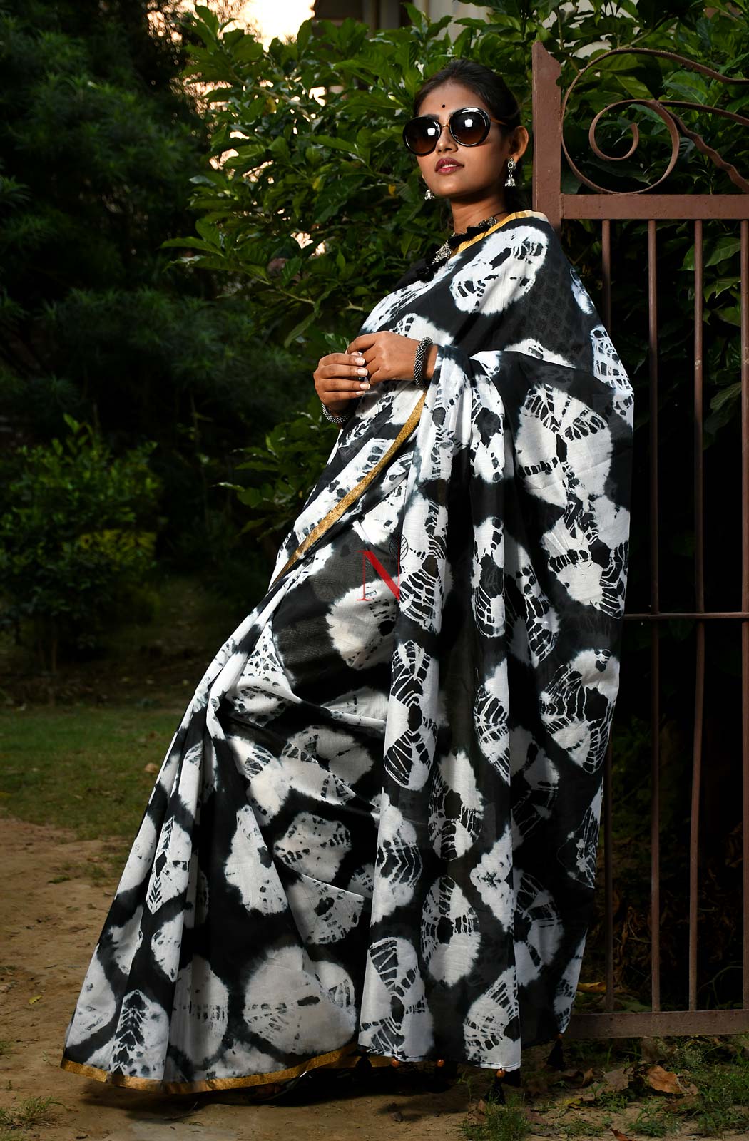 Black & White Pure Silk Chanderi Saree - Shibori