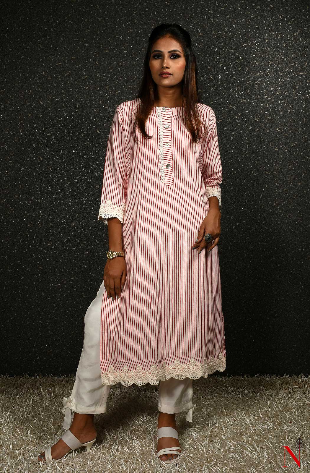 White And Red Pure Cotton Suit Set - Naksheband