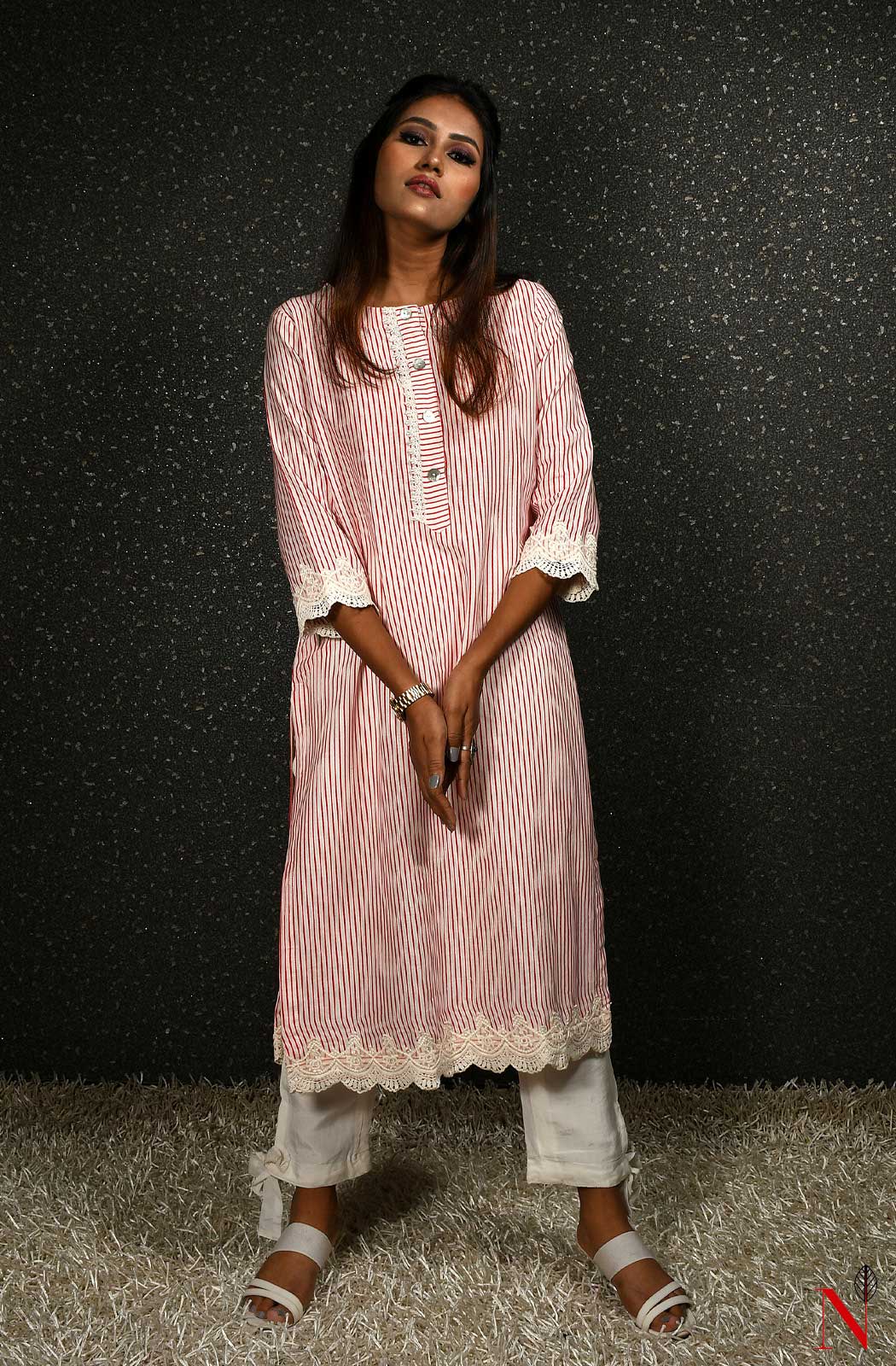 White And Red Pure Cotton Suit Set - Naksheband