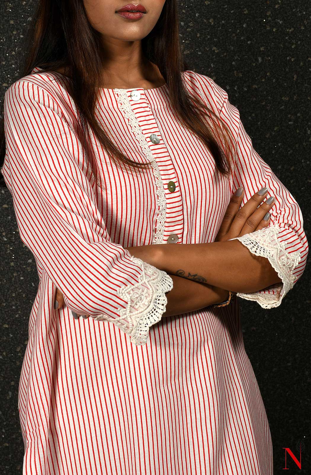 White And Red Pure Cotton Suit Set - Naksheband