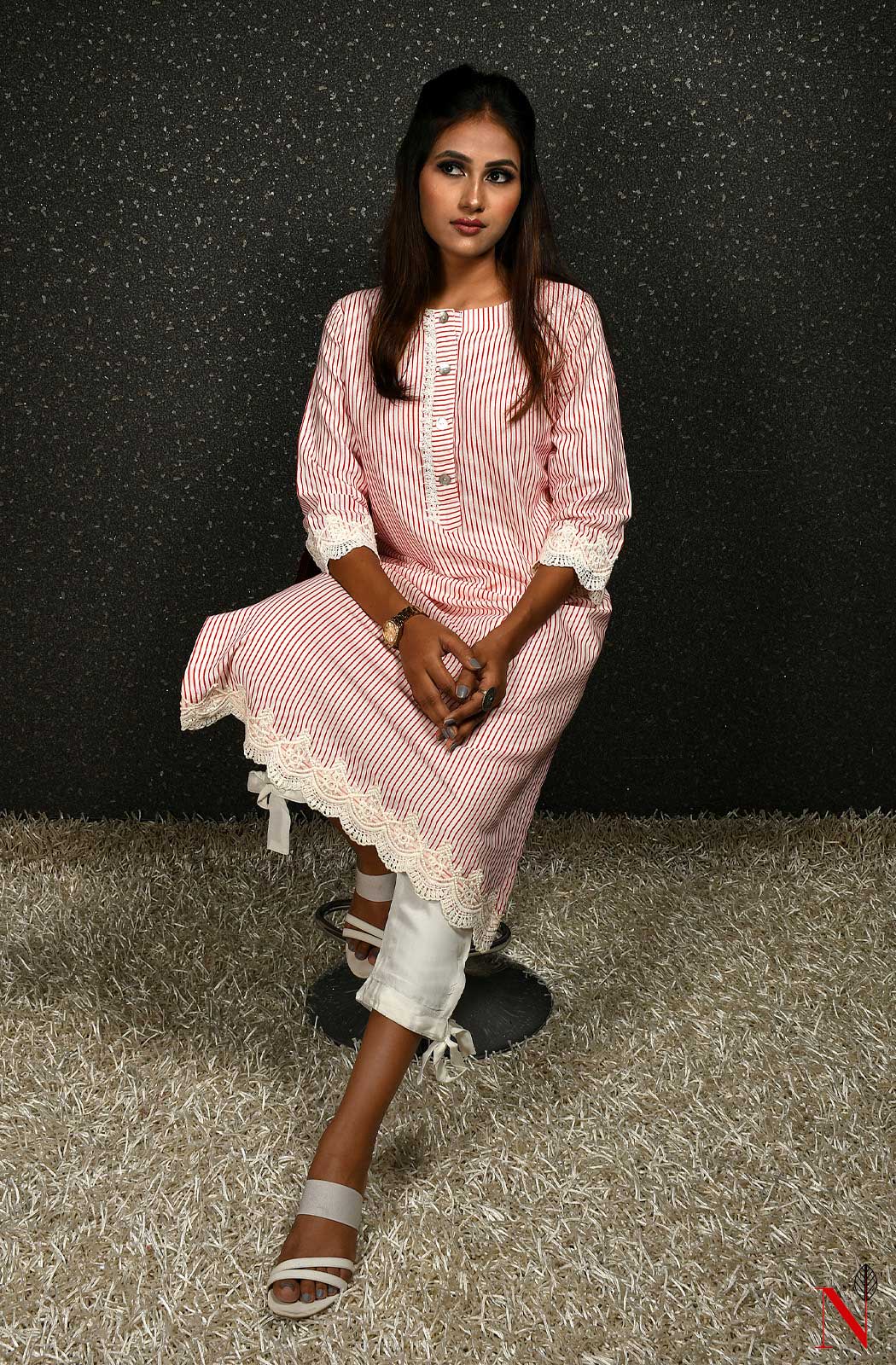 White And Red Pure Cotton Suit Set - Naksheband