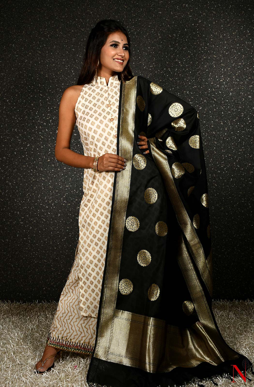 White Pure Cotton Hand Embroidered Suit Set - Naksheband