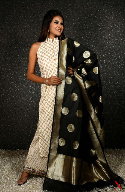 White Pure Cotton Hand Embroidered Suit Set - Naksheband