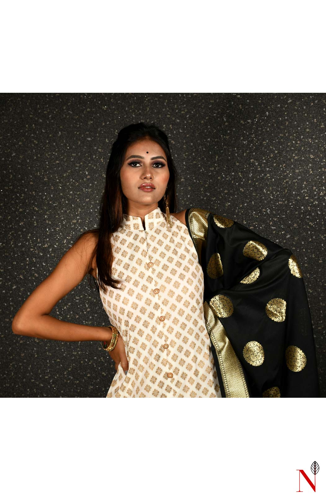 White Pure Cotton Hand Embroidered Suit Set - Naksheband